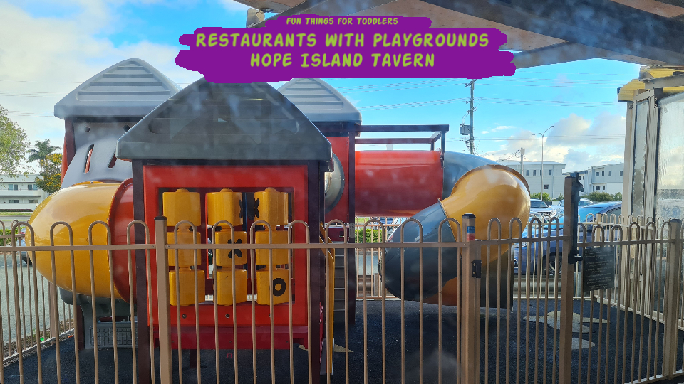 Restaurants-with-Playgrounds-Hope-Island-Tavern